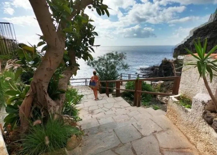 Holidays Sea View & Wiffi Апартаменты Радазул