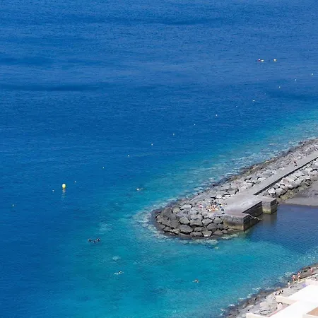 Holidays Sea View & Wiffi * Radazul